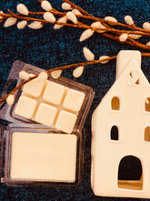 Load image into Gallery viewer, COLLECTION OF MEMORIES SOY WAX MELT (COCONUT MILK, VANILLA BEAN & MANGO FRAGRANCE)